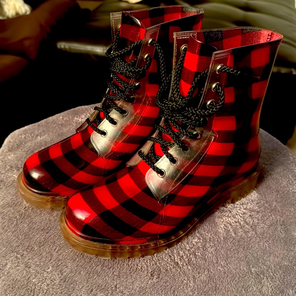 🎉 FINAL PRICE! Dirty Laundry Buffalo Check Rain Boots